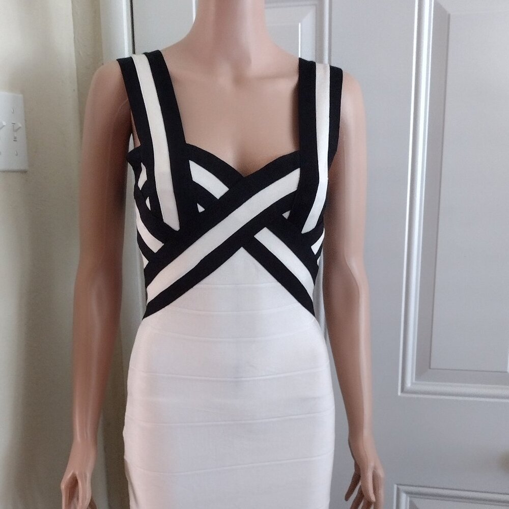 Rachael G Stretch Strappy Dress, White with Black, Size S. - Picture 9 of 13